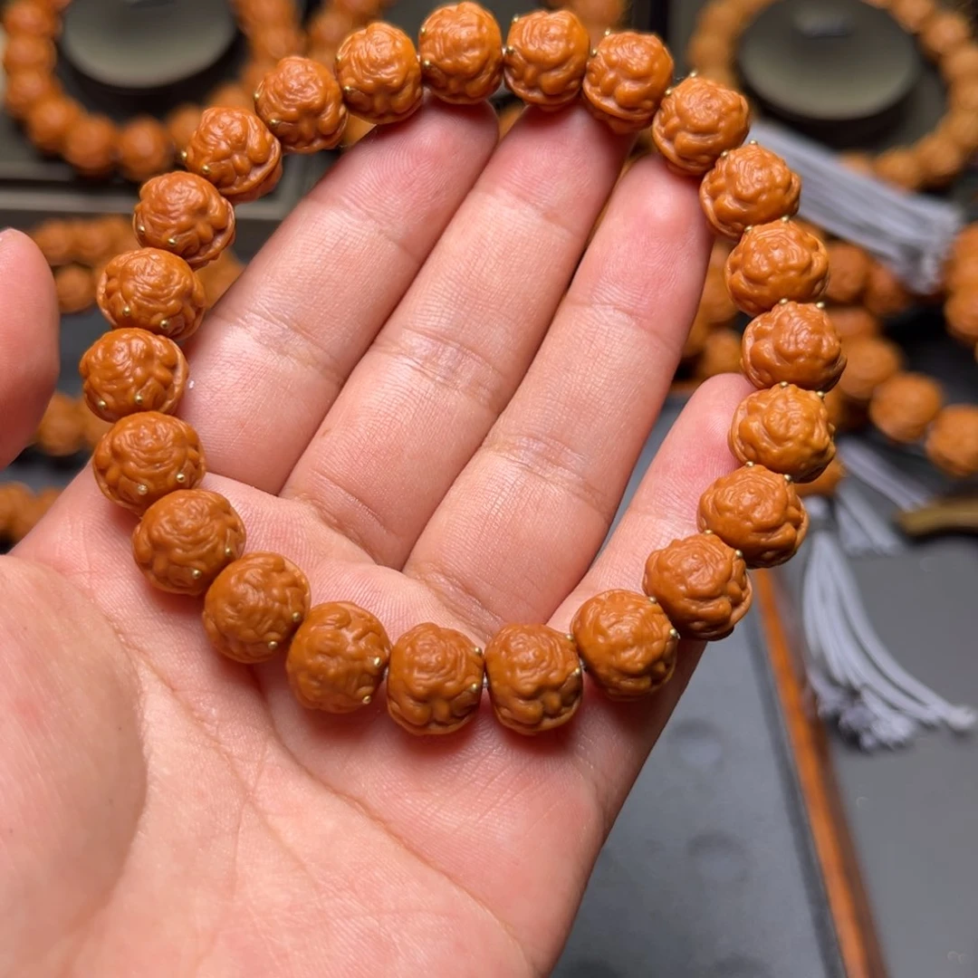 猴头核桃吊坠11尺寸蟾王金眼手持，加背云蟾王