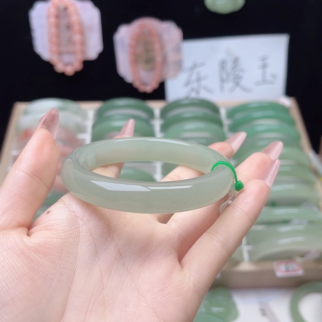 石英质玉未镶嵌手镯60