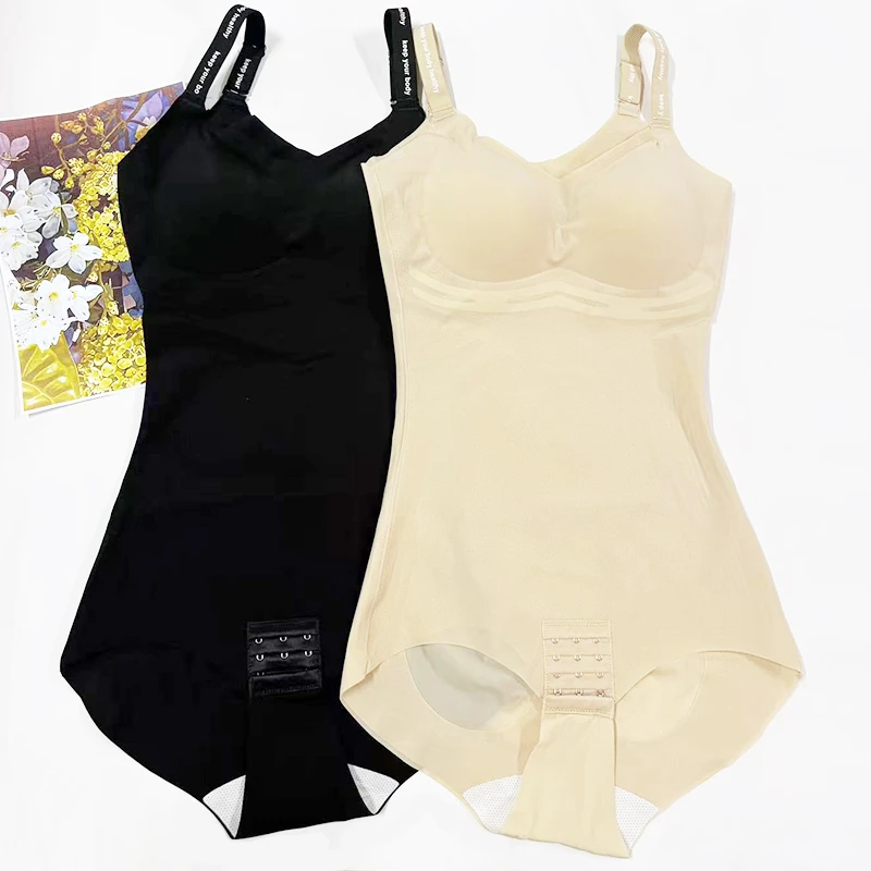 4号链接【连体衣】直播间下单，先选编码！后选尺码下单，品牌尾货衣