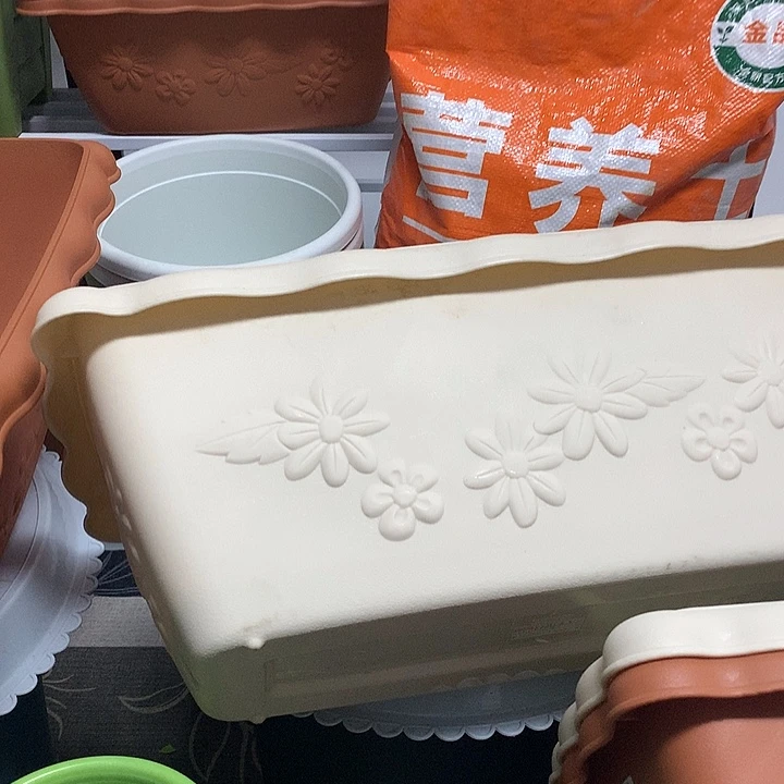 2个470米色浮雕菜盆爱丽思