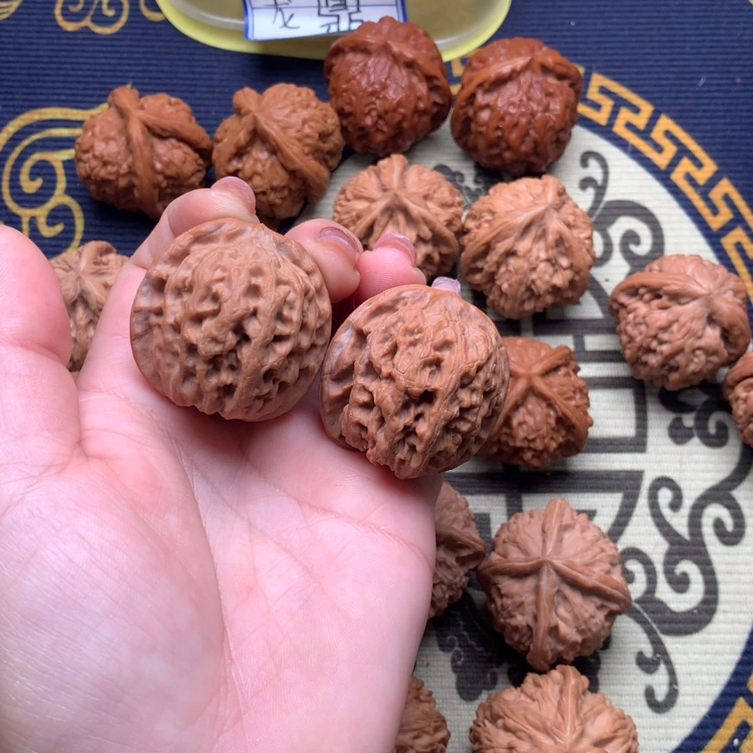 文玩核桃吊坠雪狮36