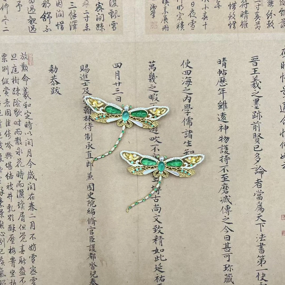 s925银镶嵌银款翡翠蜻蜓吊坠