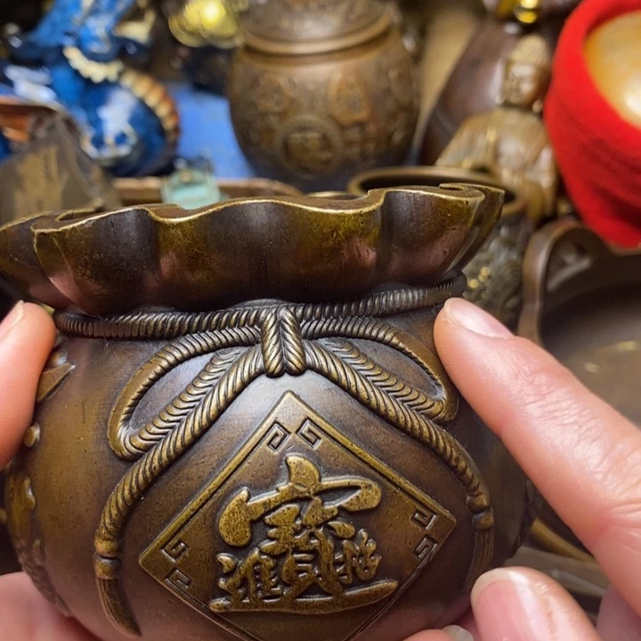 铜器摆件做工精良