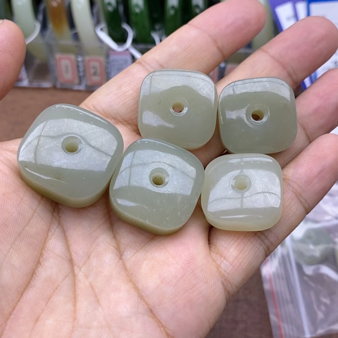 和田玉未镶嵌吊坠(不含链)