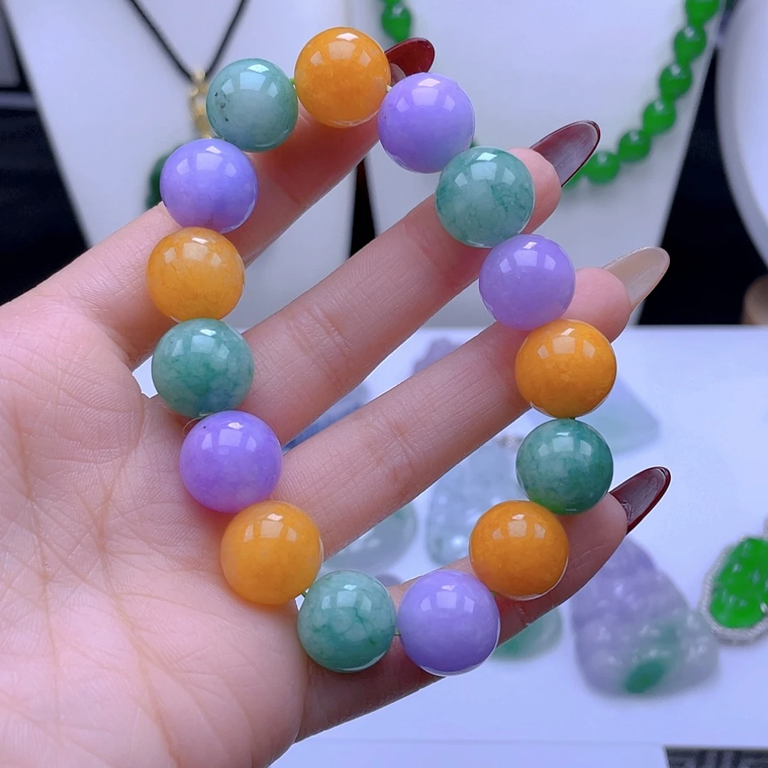 翡翠吊坠(赠链)未镶嵌