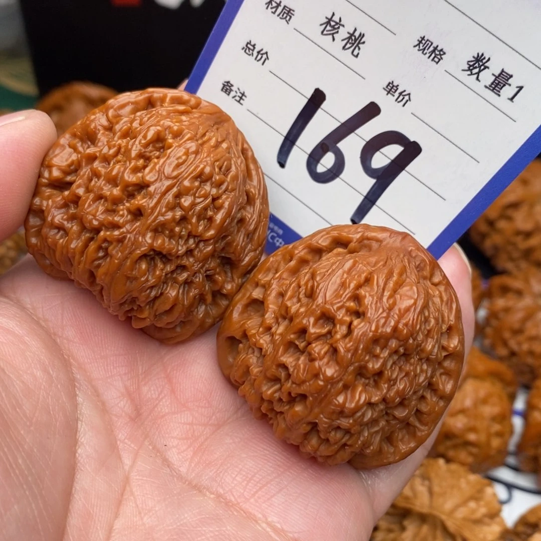 B***m桃核把件南疆石40左右