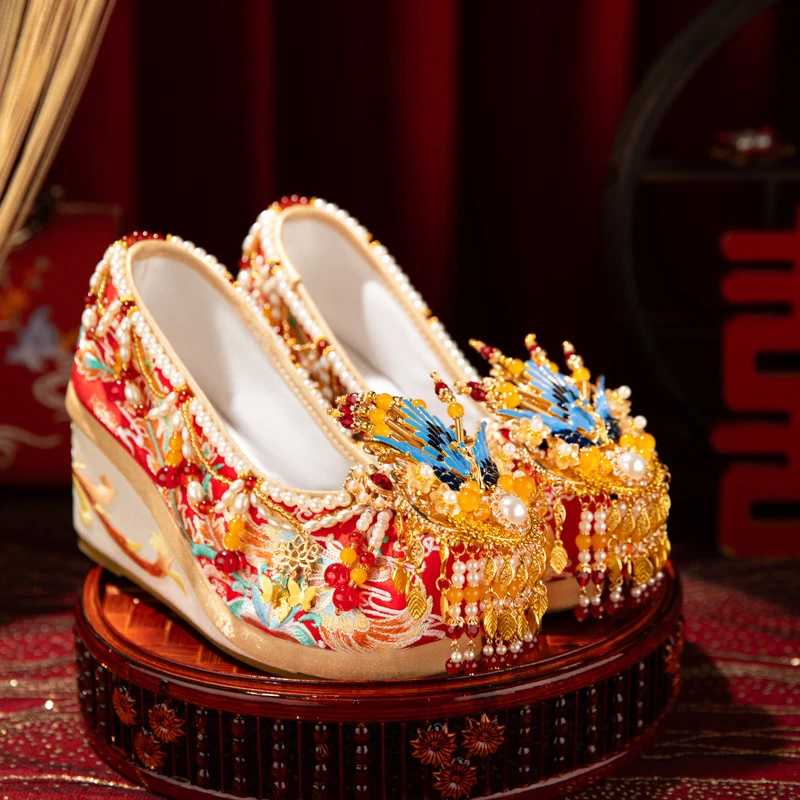 舞绣缘红色中式婚鞋古风秀禾婚鞋凤凰点翠明制汉服婚鞋增高绣花鞋