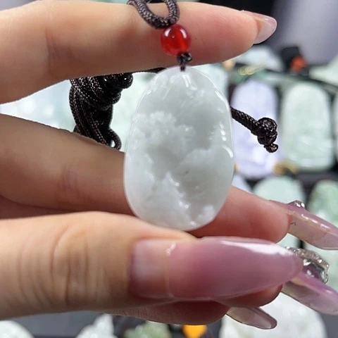 【闪购商品】翡翠未镶嵌颈饰山水牌