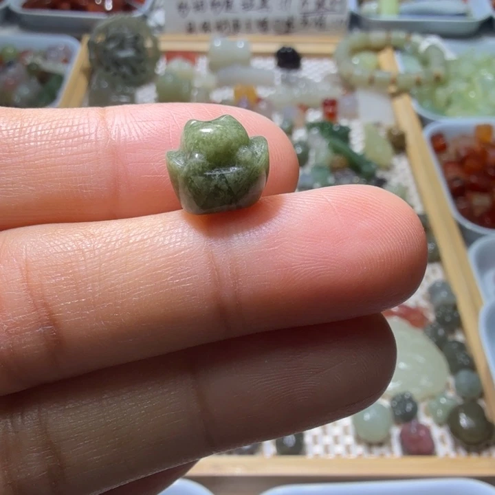 和田玉未镶嵌珠宝半成品