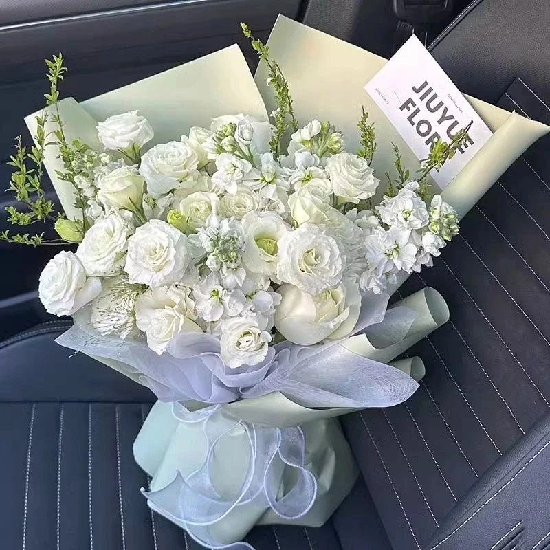 洋桔梗白玫瑰花束女男友鲜花同城配送