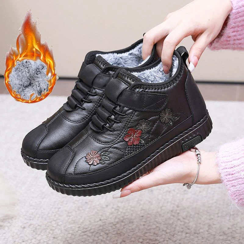 冬季棉鞋女2025新款加绒保暖防滑雪地靴一脚蹬老人妈妈棉靴