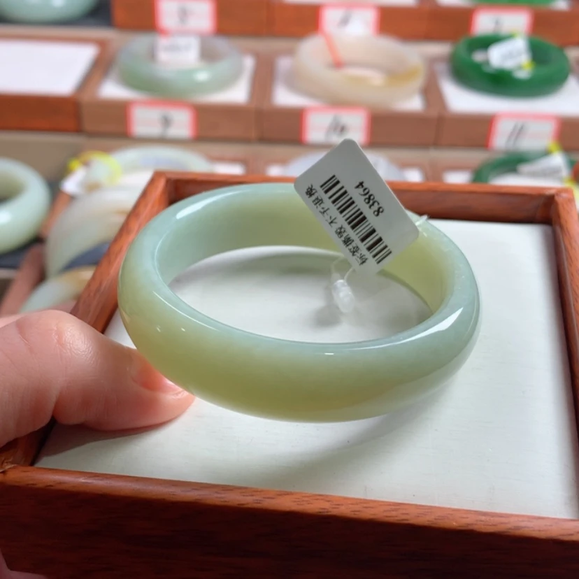【闪购商品】和田玉手镯未镶嵌53
