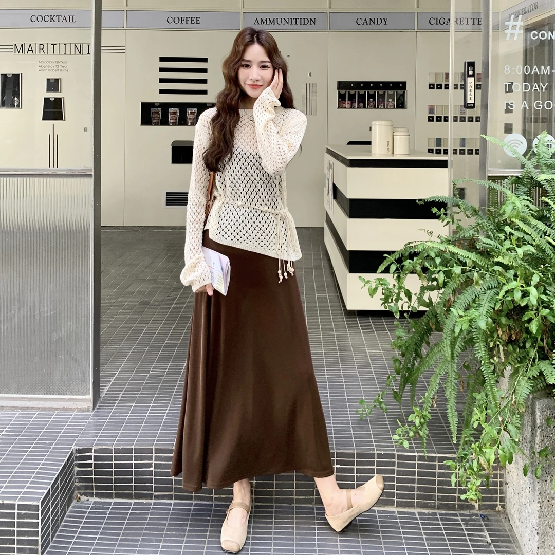 超好看独特漂亮镂空针织衫套装裙女2025早秋咖色吊带连衣裙两件套