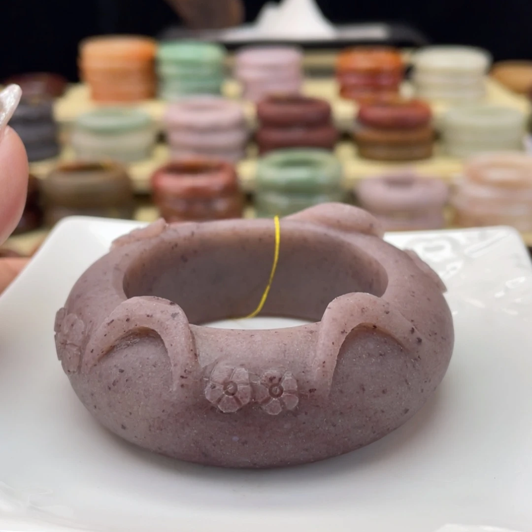 【闪购商品】石英质玉手镯未镶嵌叶****福