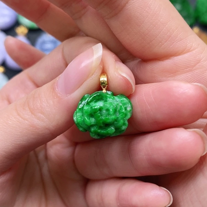 翡翠颈饰未镶嵌吊坠