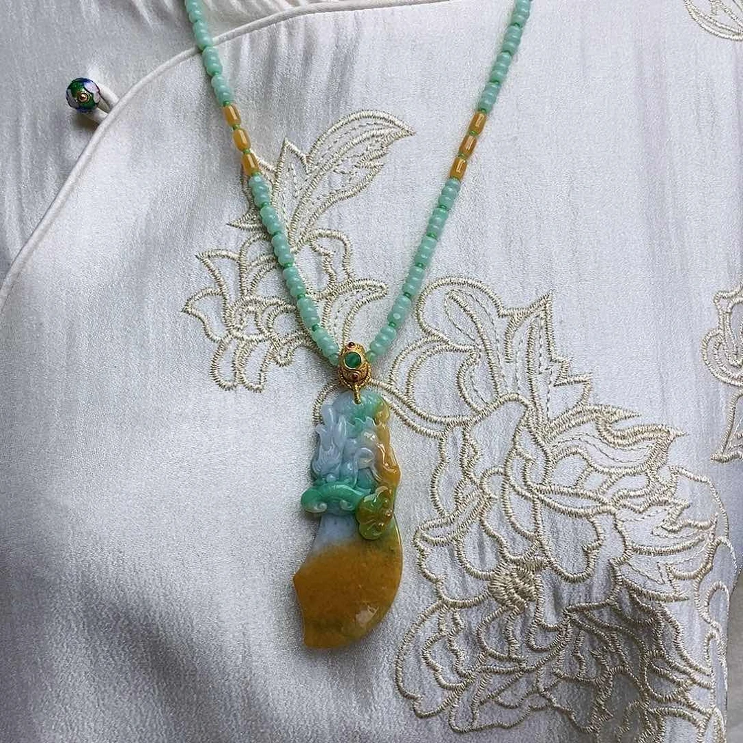 翡翠颈饰未镶嵌天然