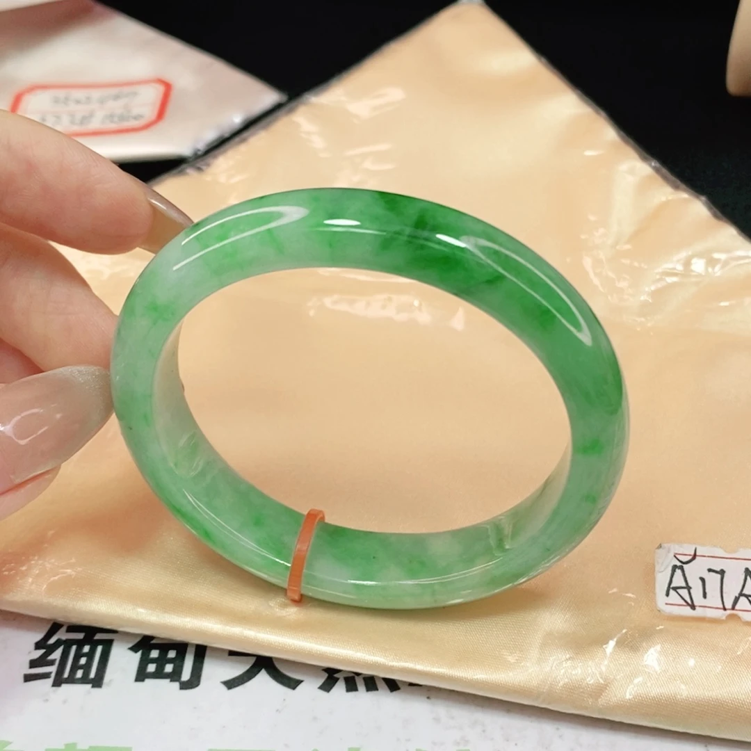 未镶嵌手镯翡翠晶55贵妃