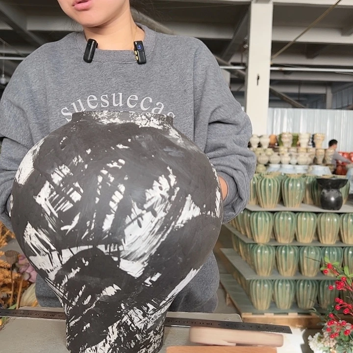 景德镇陶瓷花瓶工厂