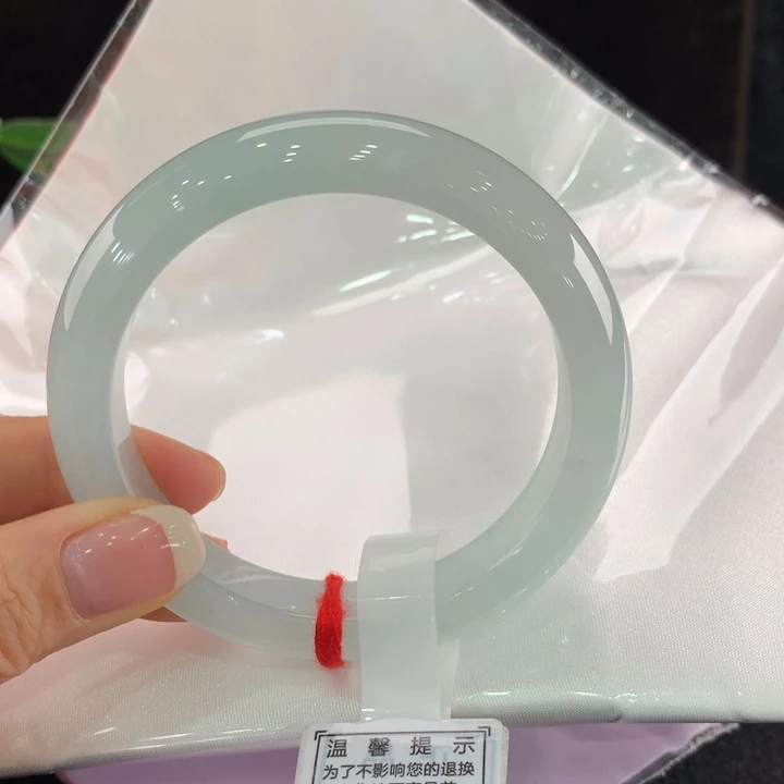 翡翠手镯未镶嵌111-0102
