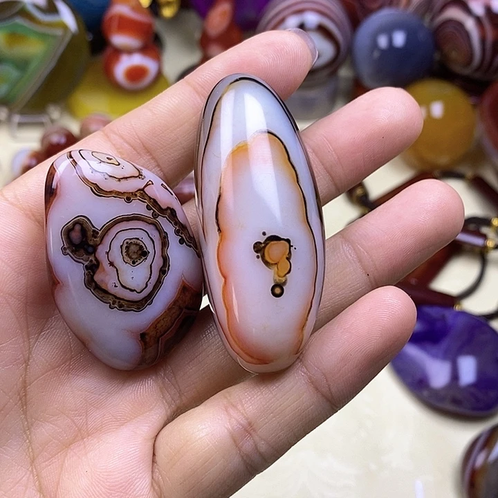 绿***草未镶嵌玛瑙/玉髓珠宝半成品