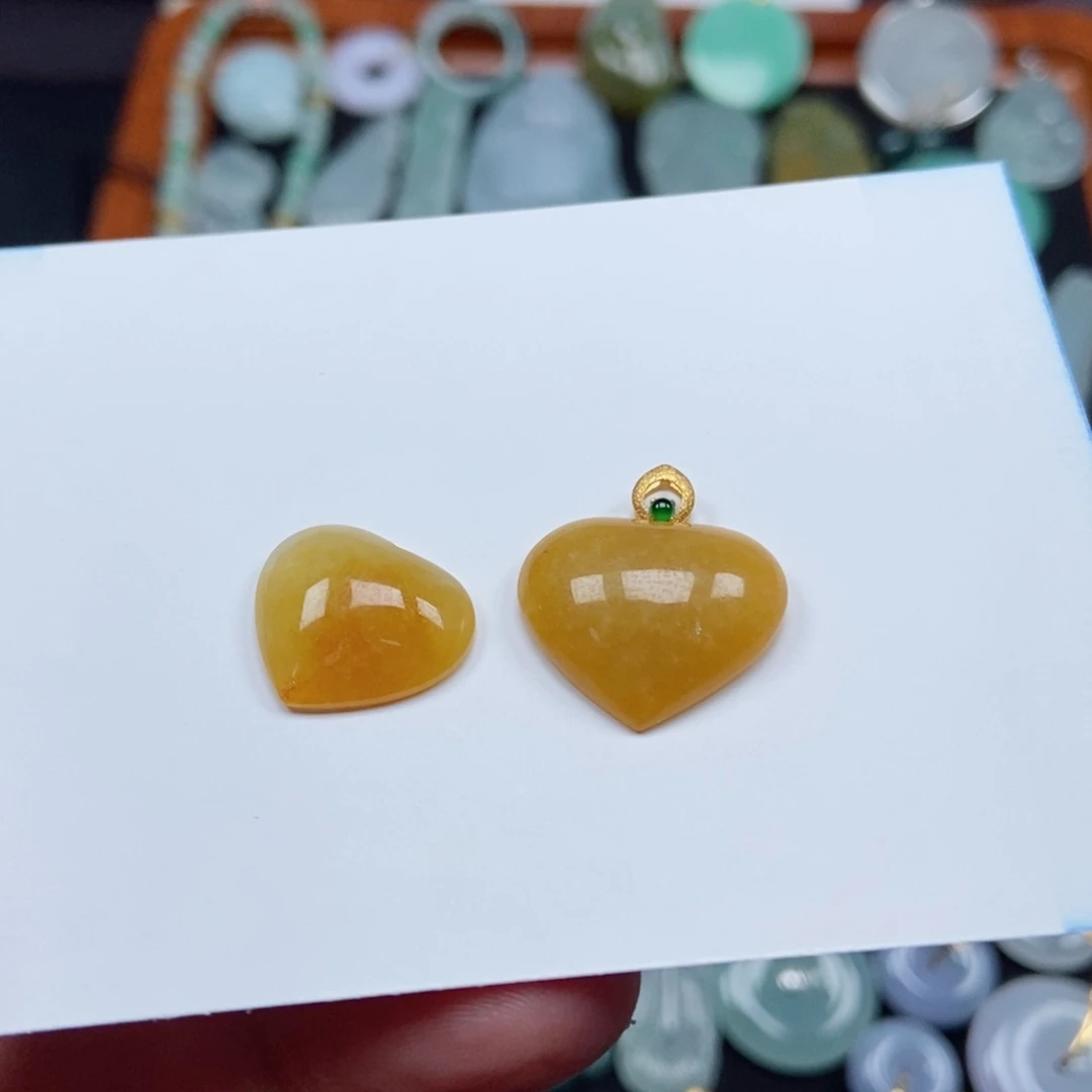 翡翠颈饰未镶嵌楷*