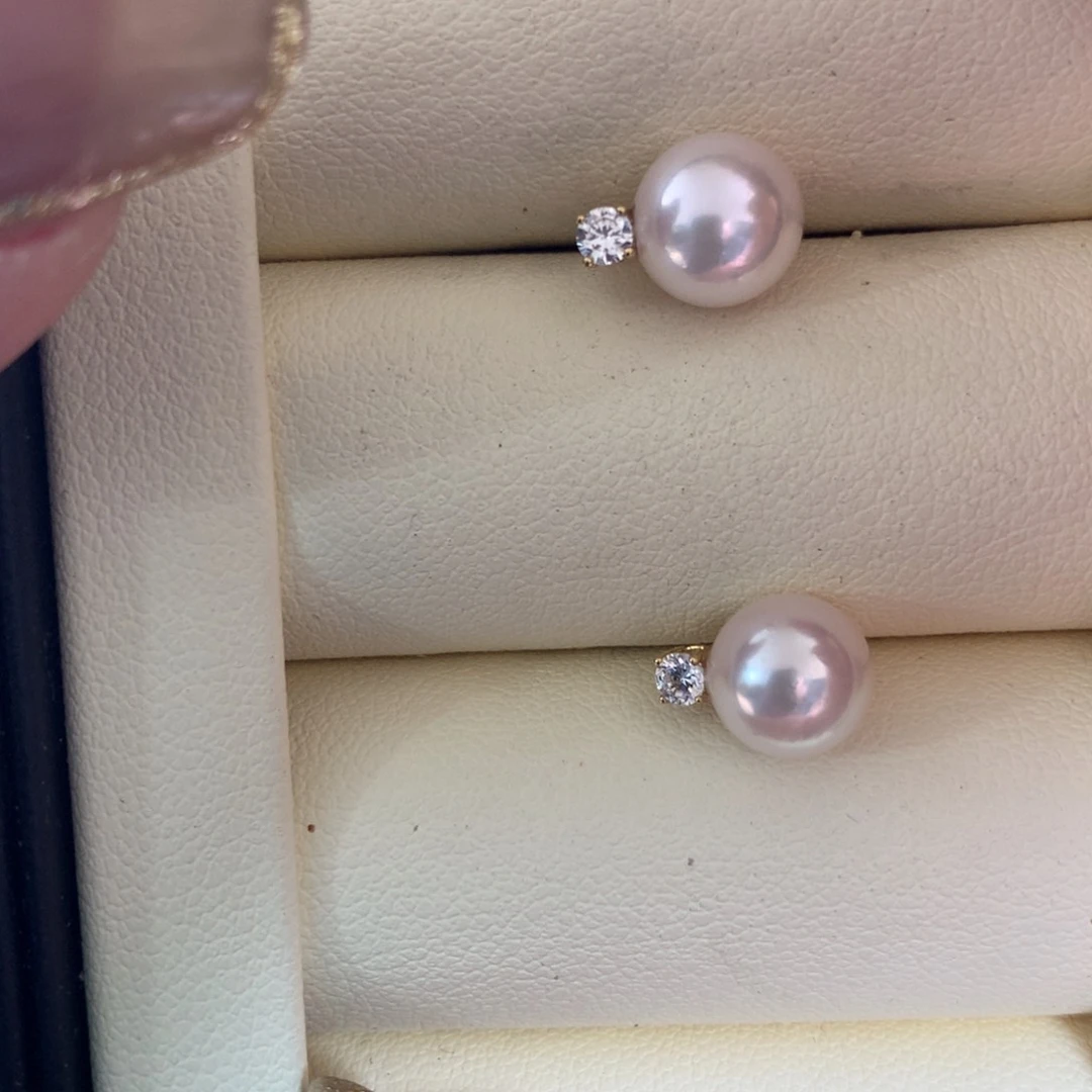 18K金镶嵌海水珍珠耳饰