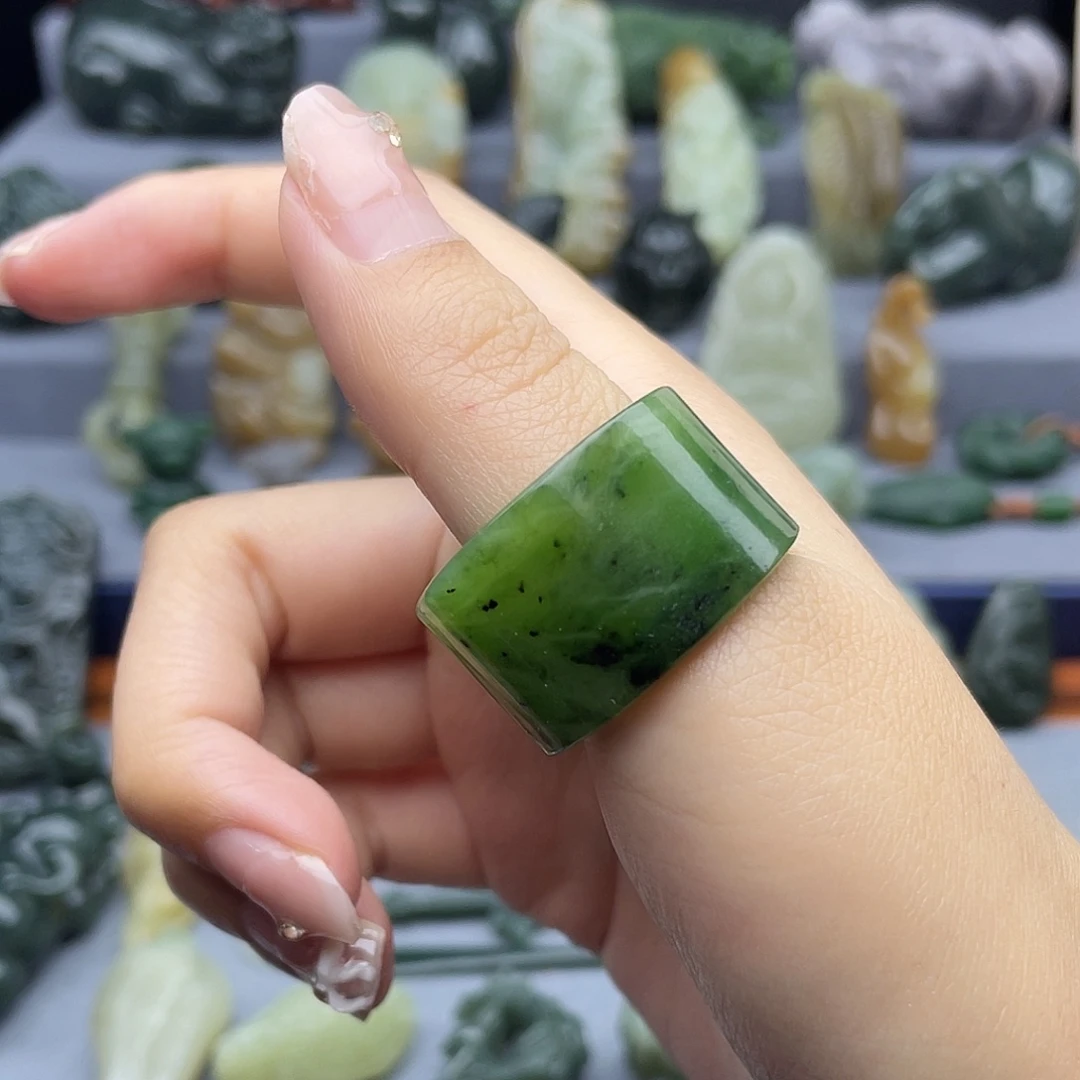 和田玉未镶嵌戒指