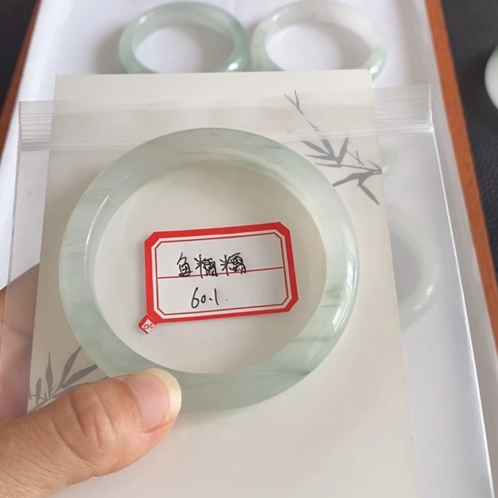 未镶嵌手镯石英质玉