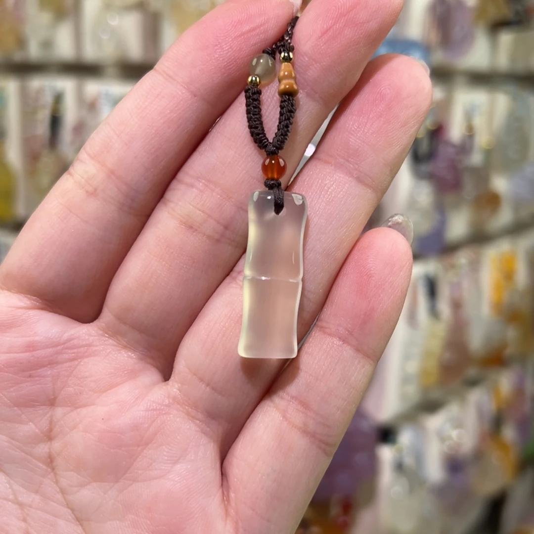 玛瑙/玉髓未镶嵌吊坠(赠链)