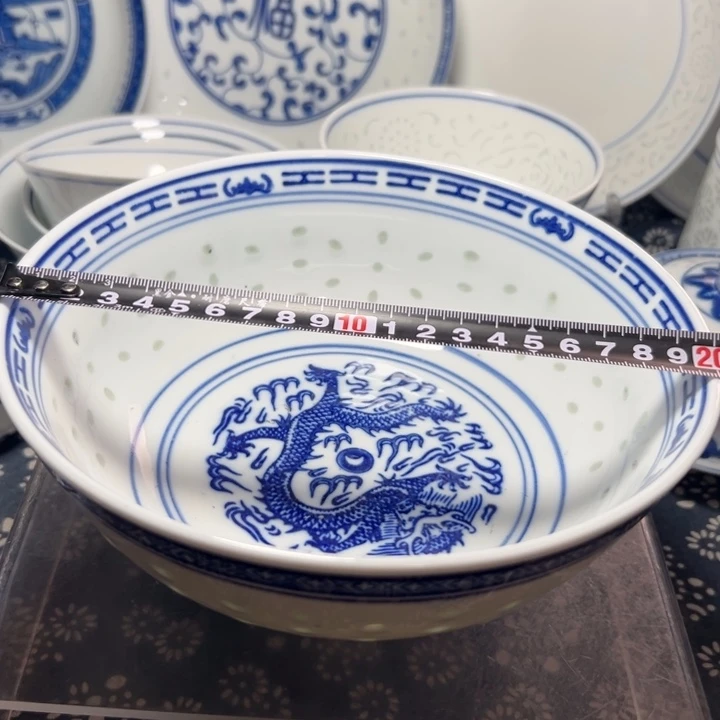 青花玲珑8寸的汤碗