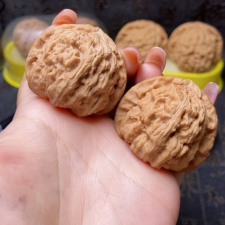 文玩核桃吊坠飞*来43白狮子