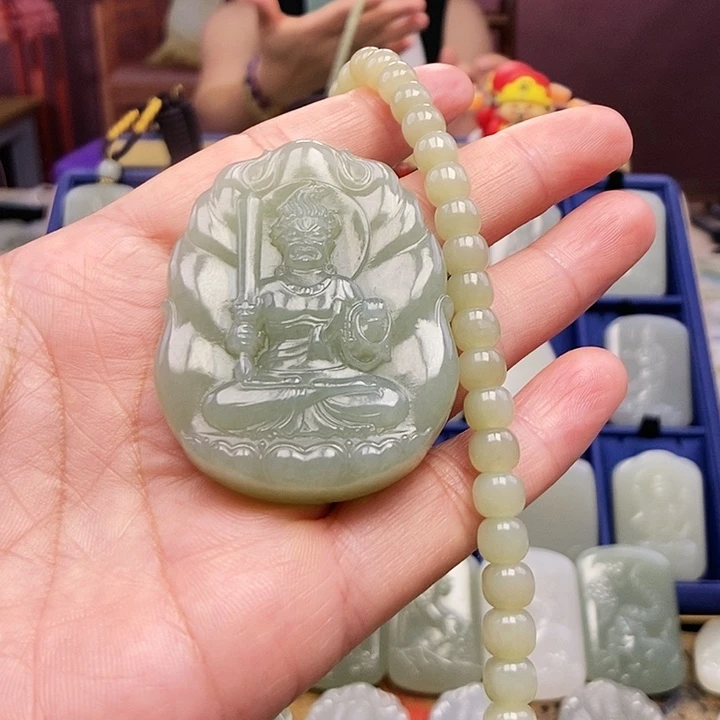 和田玉未镶嵌颈饰妈****＂