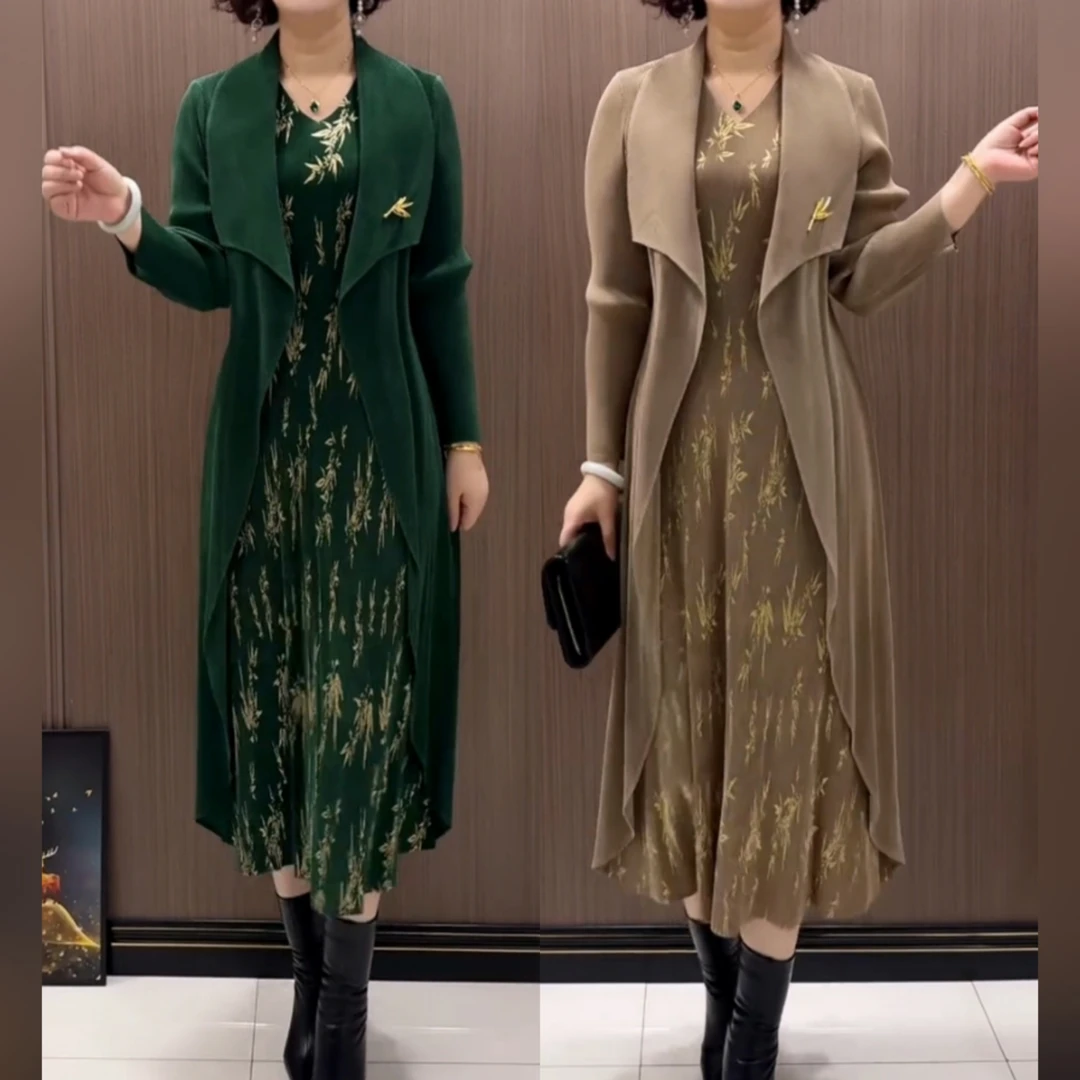 大码显瘦假两件套妈妈褶皱裙弹力连衣裙套装高级感西装领风衣裙春
