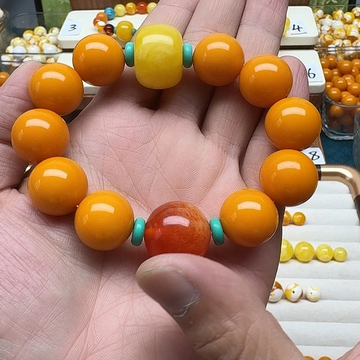 将***心无非金属老蜜色素串搭配一条