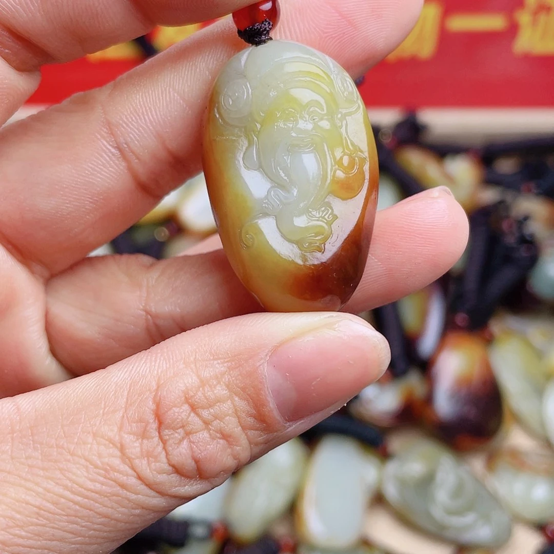 和田玉颈饰未镶嵌