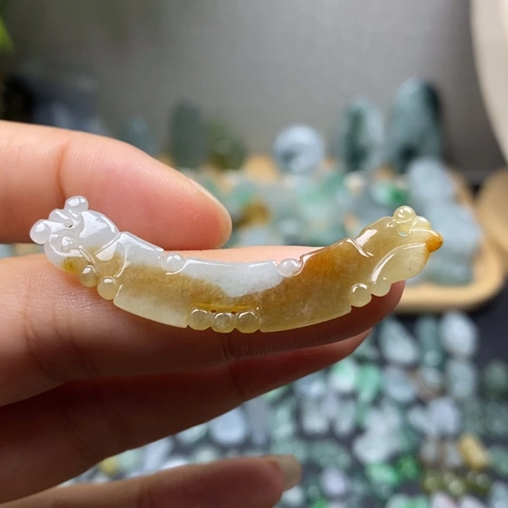 颈饰未镶嵌翡翠玉珩