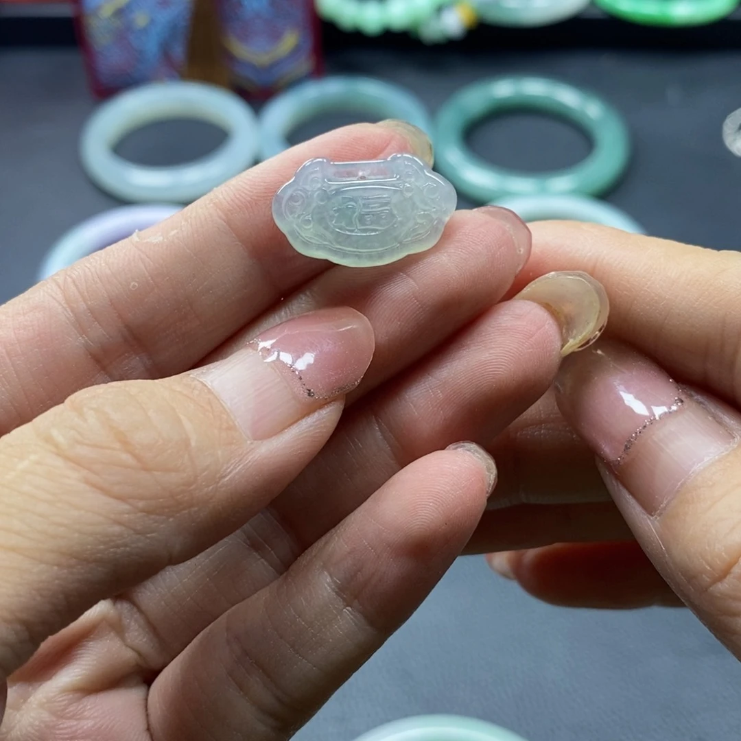 翡翠未镶嵌颈饰天然翡翠