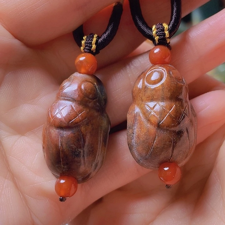 未镶嵌岫岩河磨玉（透闪石质玉）挂件