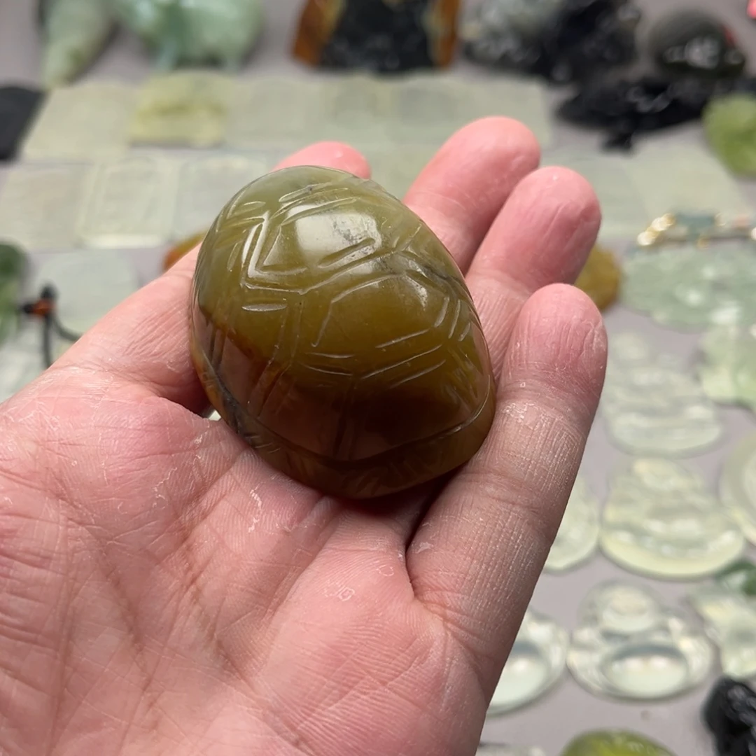 未镶嵌蛇纹石玉颈饰