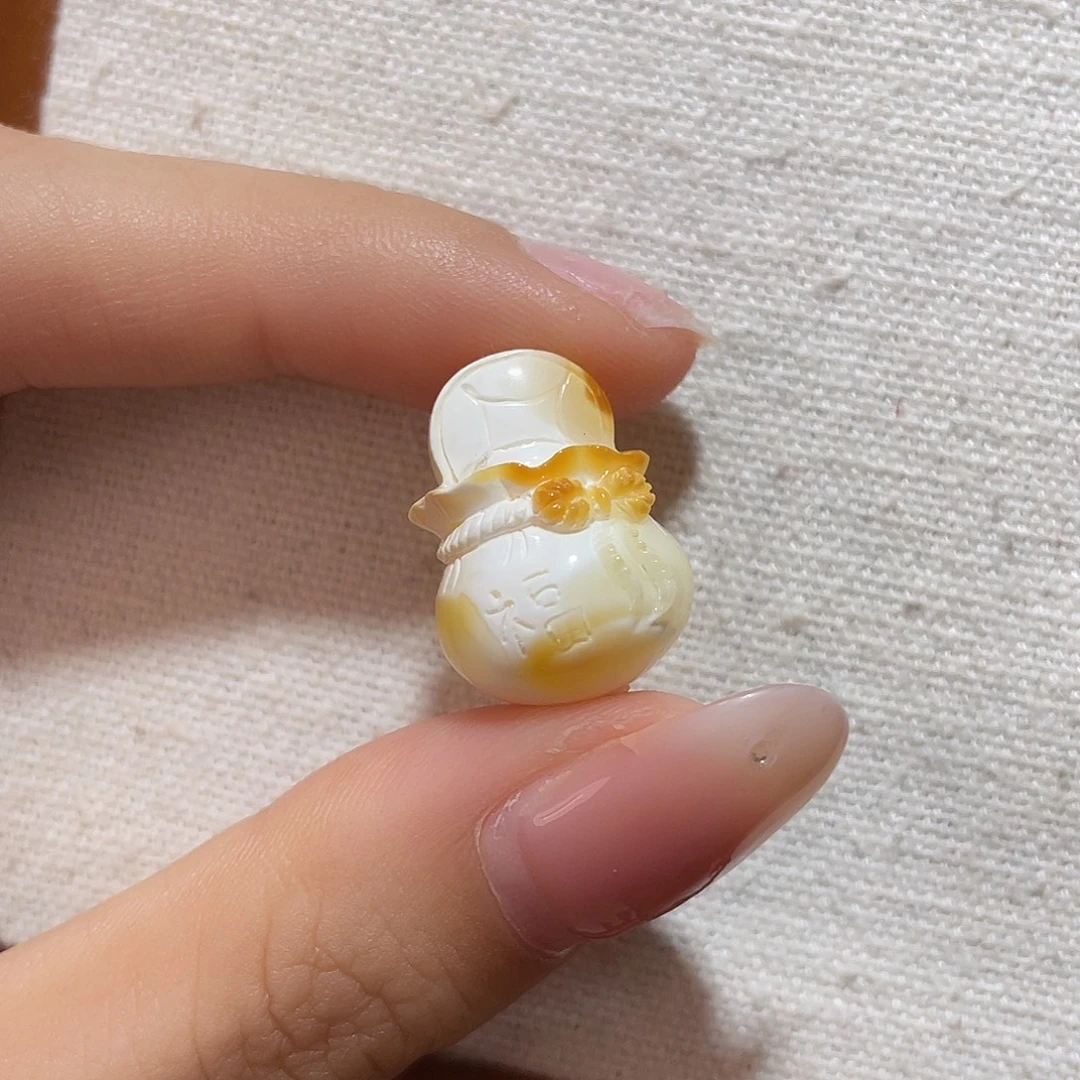 琥珀未镶嵌裸石钱袋