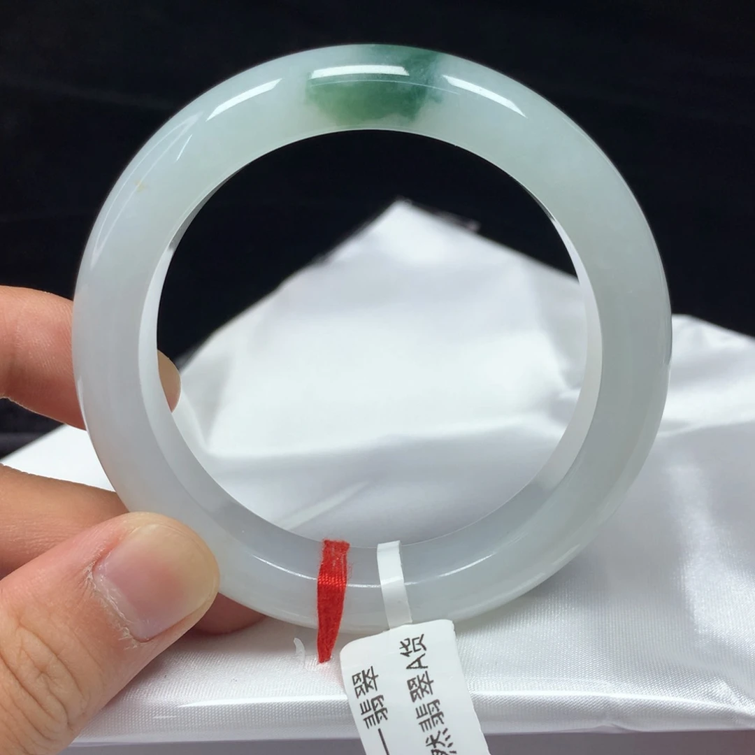 翡翠手镯（圆镯）未镶嵌56.3