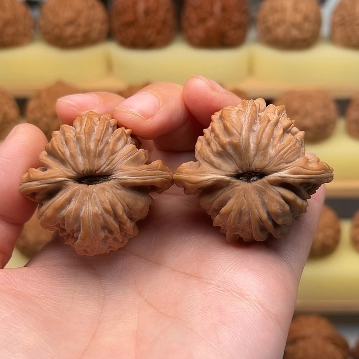 用***5吊坠桃核四座楼41尺