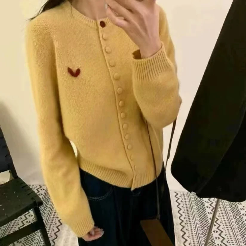 新款 针织女圆领开衫款毛针织衫时尚针织衫毛衣