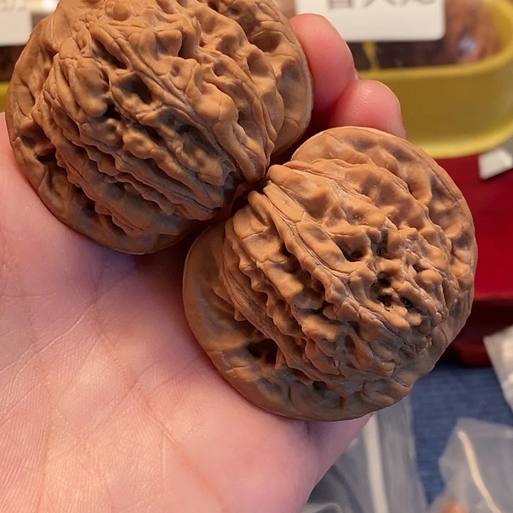 【闪购商品】文玩核桃吊坠水**边四座楼