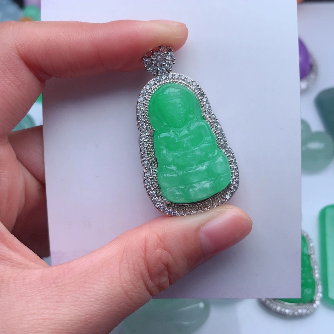 天然的缅料a货吊坠挂件