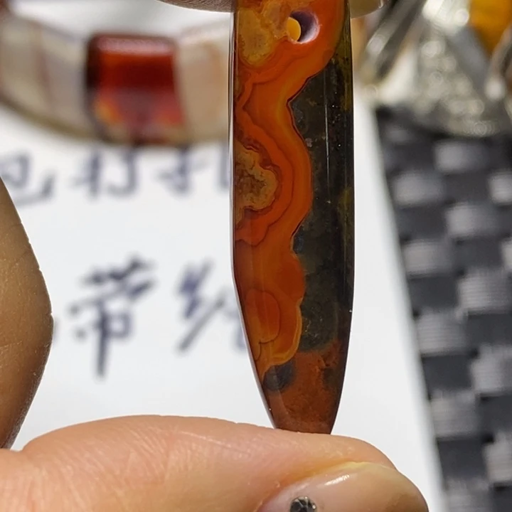 玛瑙/玉髓颈饰未镶嵌高*飞