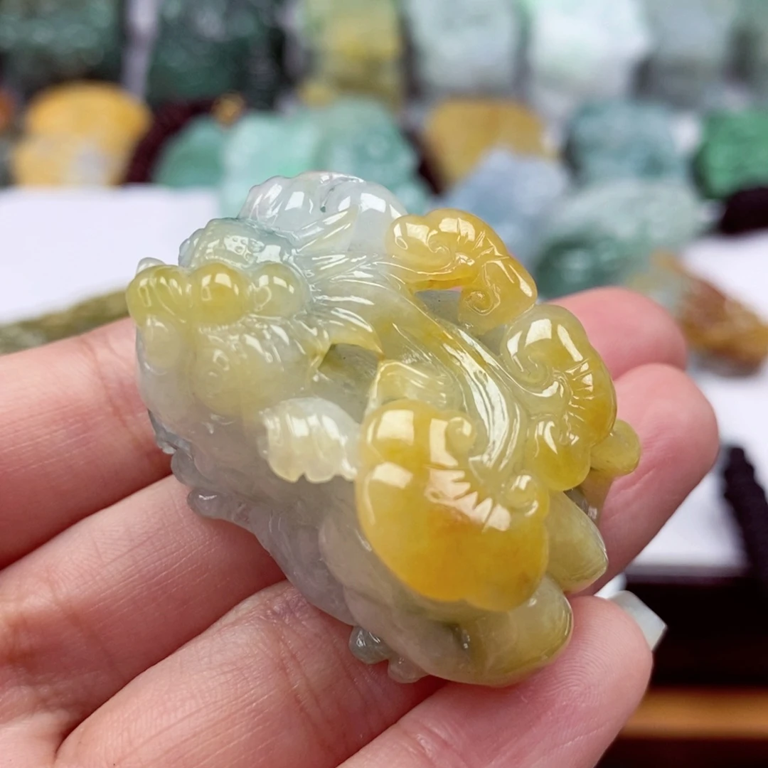 翡翠颈饰未镶嵌翡翠
