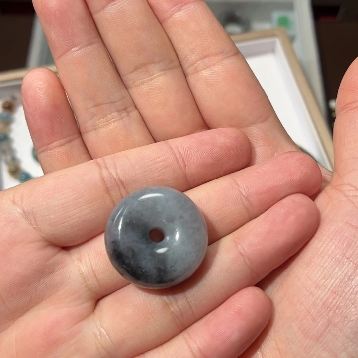 南***浅翡翠未镶嵌颈饰扣子