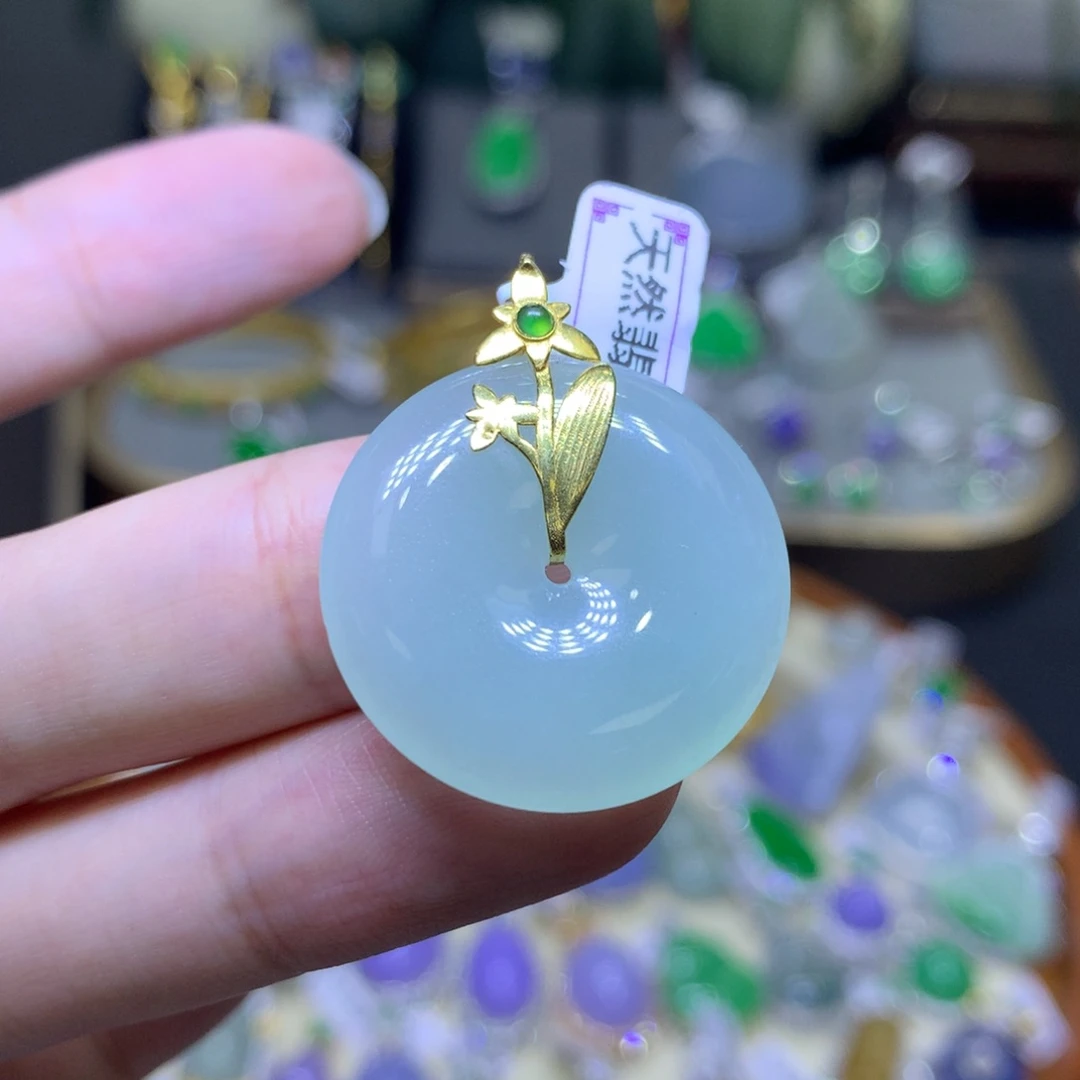 翡翠18K金镶嵌颈饰翡翠吊坠项链