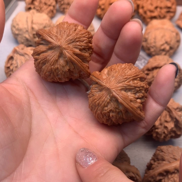 B***）文玩核桃把件磨盘